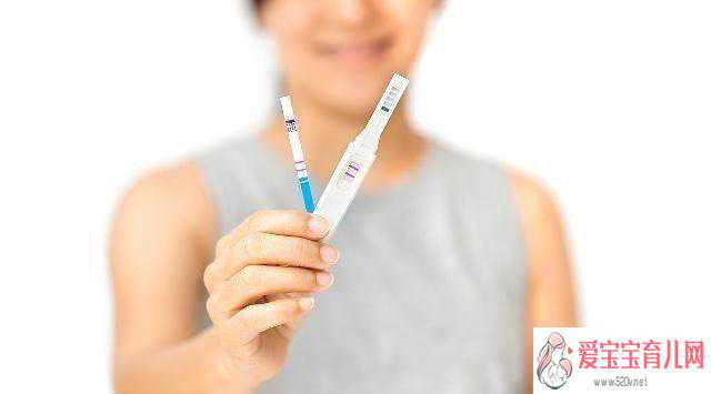 试管怀孕后香港验血,20元的验孕棒和2元的验孕纸，到底有啥差别？备孕夫妻要