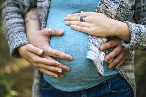 香港验血休息时间,子宫后位的患者赴美试管助孕,对胚胎移植有影响吗?